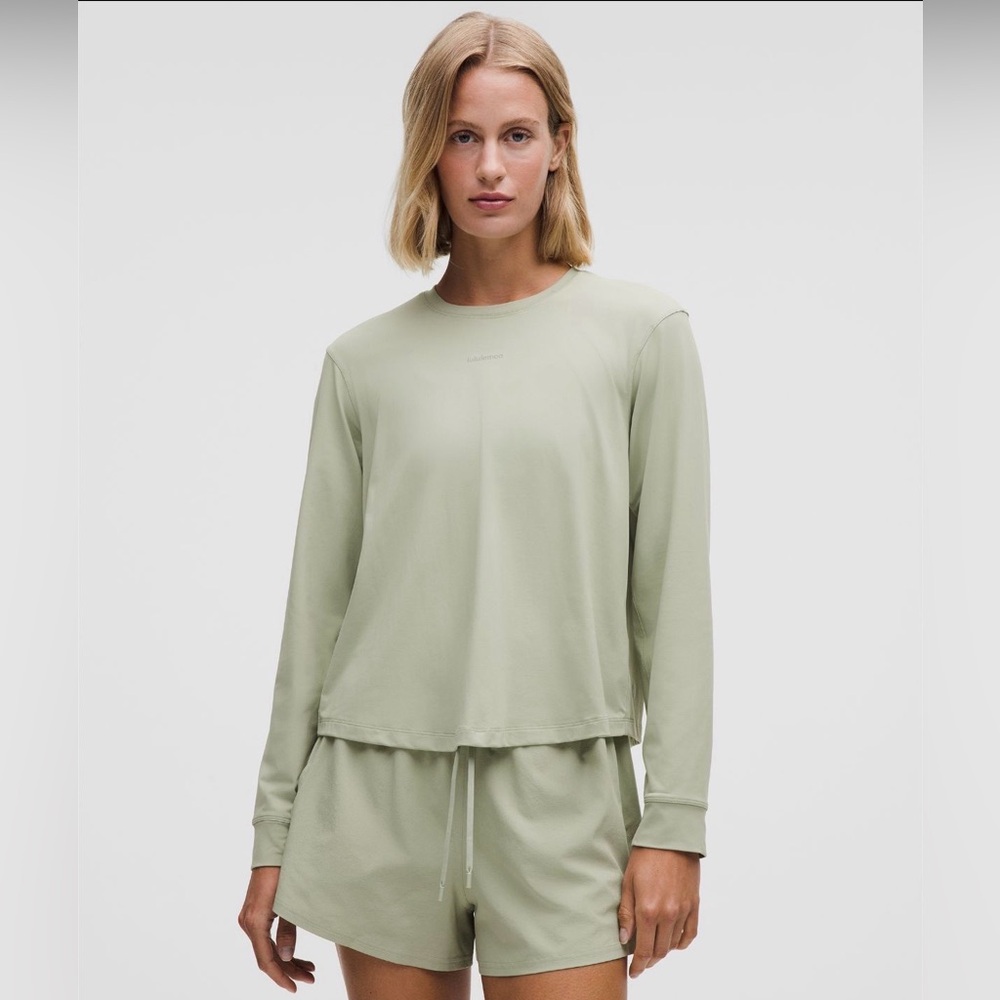 Pace Crush Cross-Back UV-Protective
Graphic Long-Sleeve Shirt